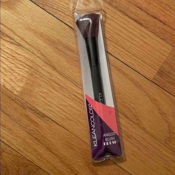 Makeup - Picture 5 of 8